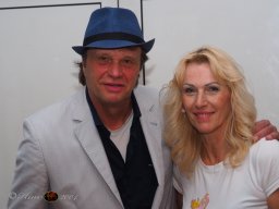 Künstler helfen Kinder - Mit Musik zur Menschlichkeit